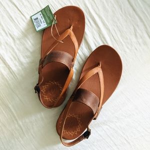 NWT Chaco Maya 2 Sandal in Rust, Size 9